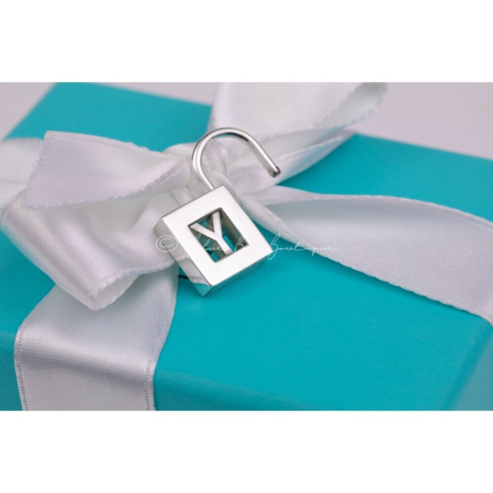 Tiffany & Co. Initial Charm Letter "Y" Lock Pendant Alphabet Padlock in Silver - Picture 2 of 7